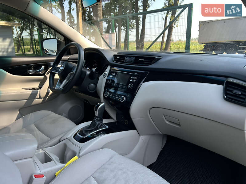 Внедорожник / Кроссовер Nissan Rogue Sport 2018 в Умани