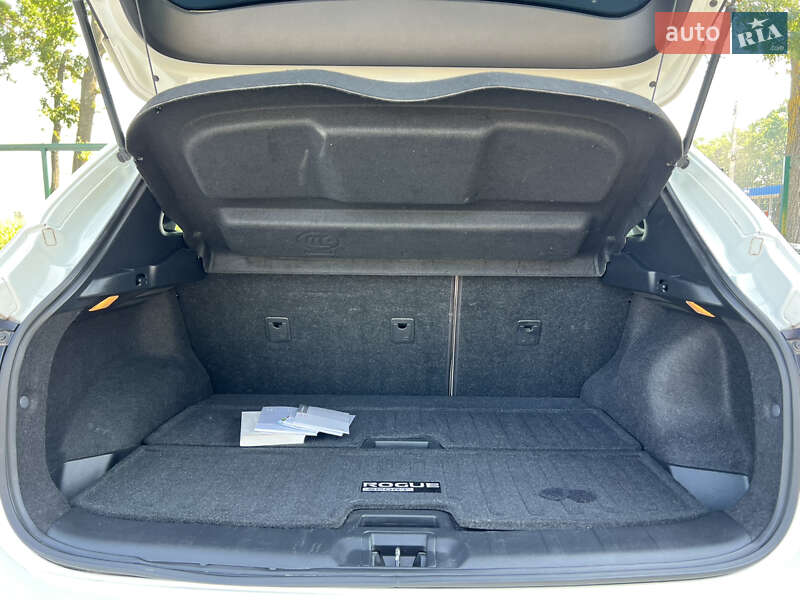 Внедорожник / Кроссовер Nissan Rogue Sport 2018 в Умани