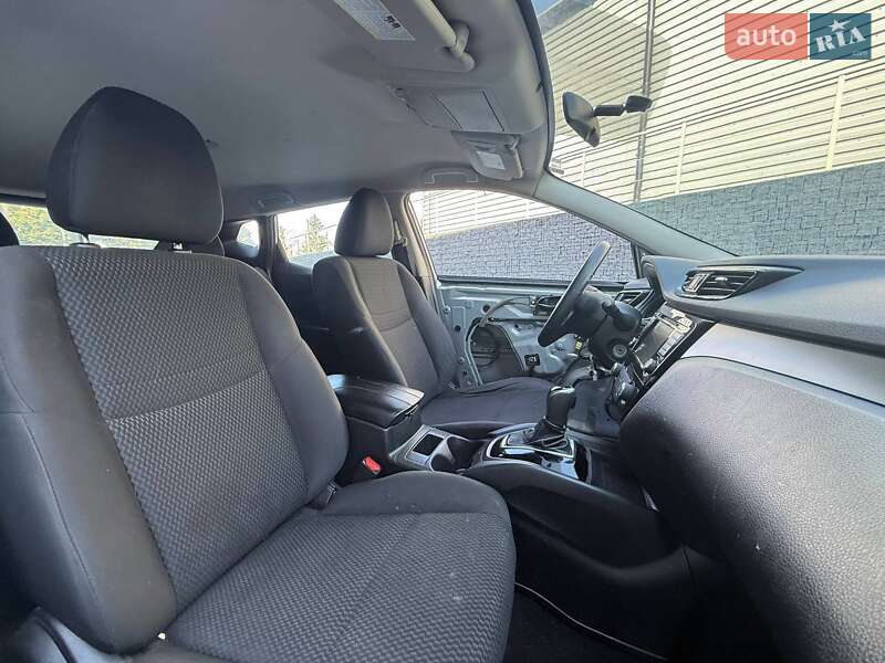 Внедорожник / Кроссовер Nissan Rogue Sport 2019 в Луцке