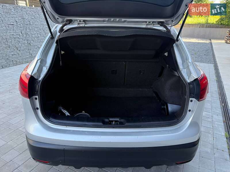 Внедорожник / Кроссовер Nissan Rogue Sport 2019 в Луцке