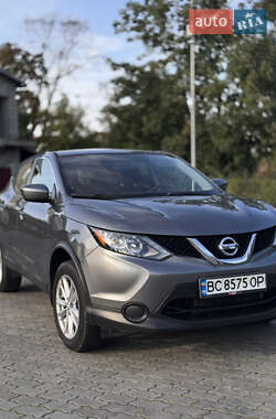 Внедорожник / Кроссовер Nissan Rogue Sport 2017 в Стрые
