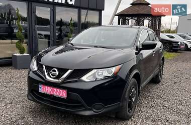 Внедорожник / Кроссовер Nissan Rogue Sport 2017 в Луцке