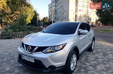 Внедорожник / Кроссовер Nissan Rogue Sport 2017 в Николаеве