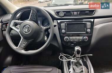 Позашляховик / Кросовер Nissan Rogue Sport 2020 в Києві