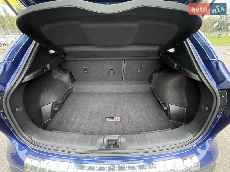 Внедорожник / Кроссовер Nissan Rogue Sport 2020 в Кременчуге