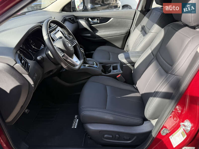 Внедорожник / Кроссовер Nissan Rogue Sport 2017 в Одессе