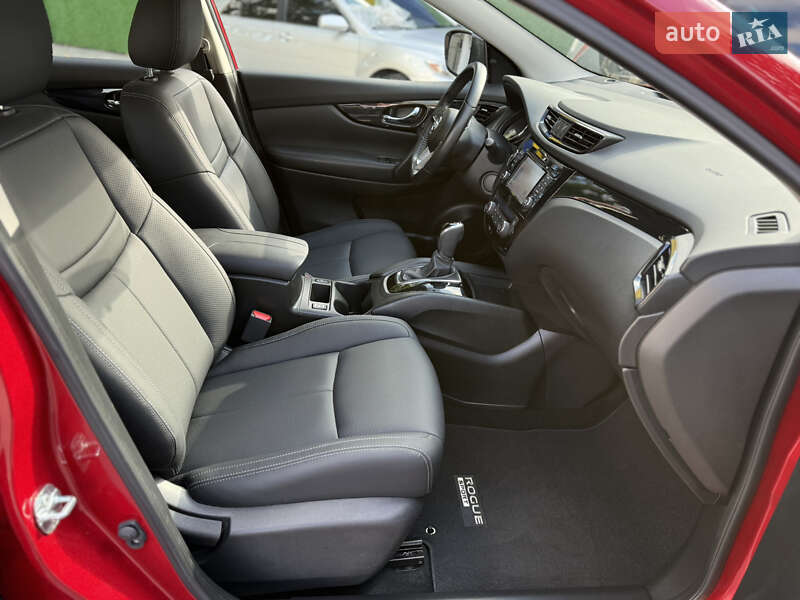 Внедорожник / Кроссовер Nissan Rogue Sport 2017 в Одессе