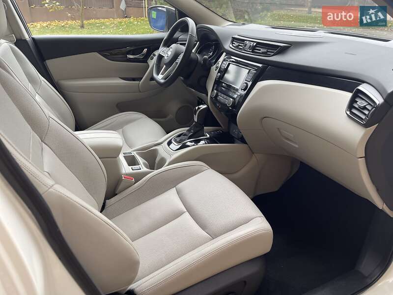 Позашляховик / Кросовер Nissan Rogue Sport 2022 в Києві