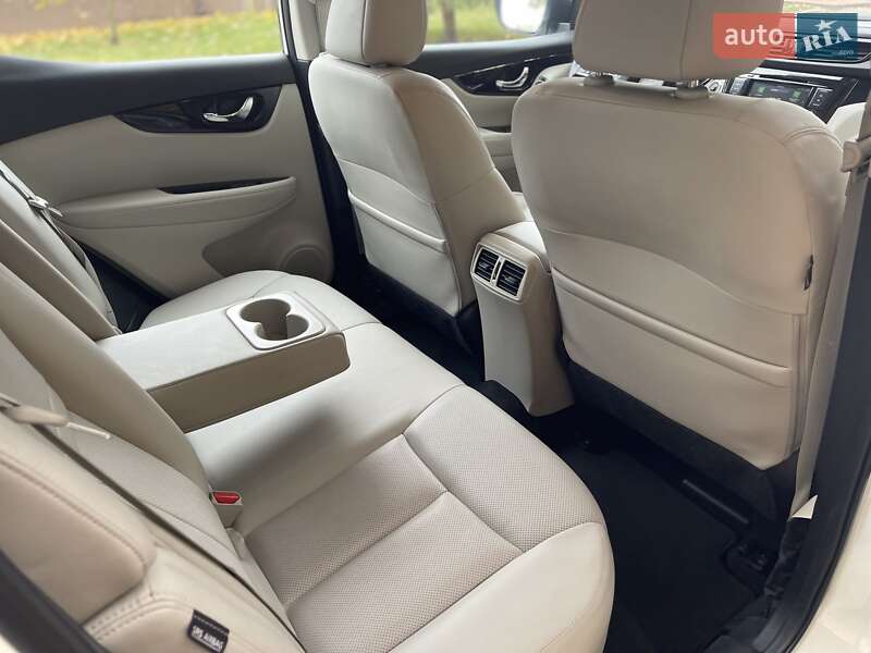 Позашляховик / Кросовер Nissan Rogue Sport 2022 в Києві