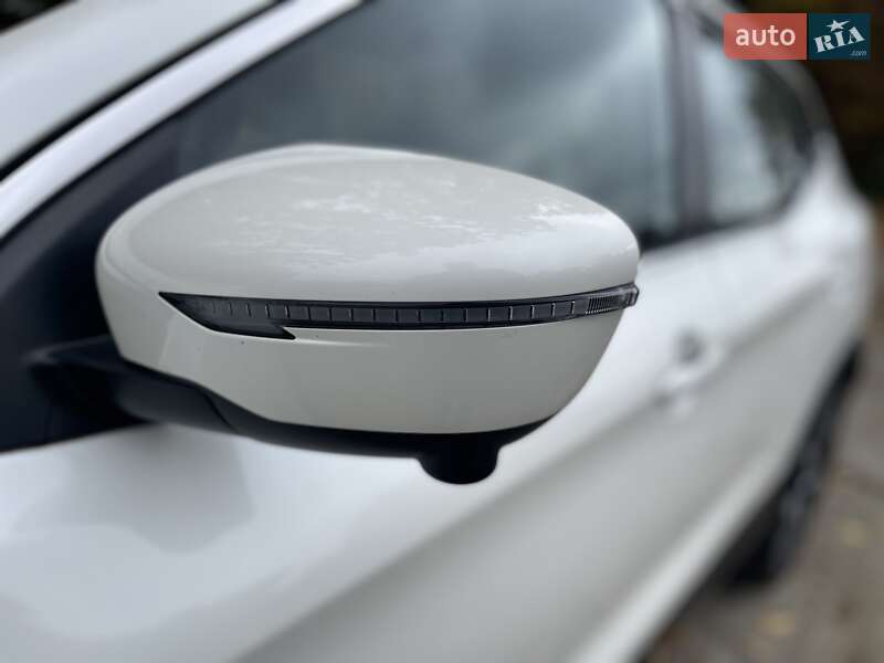 Позашляховик / Кросовер Nissan Rogue Sport 2022 в Києві