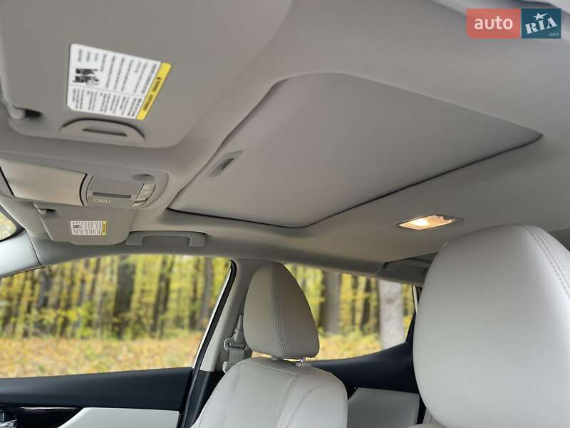 Позашляховик / Кросовер Nissan Rogue Sport 2022 в Києві