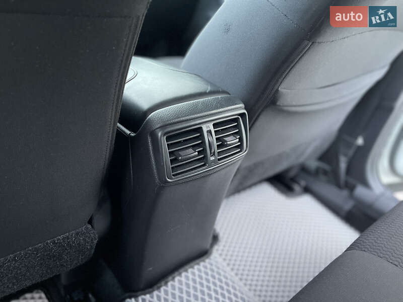 Внедорожник / Кроссовер Nissan Rogue Sport 2021 в Виннице