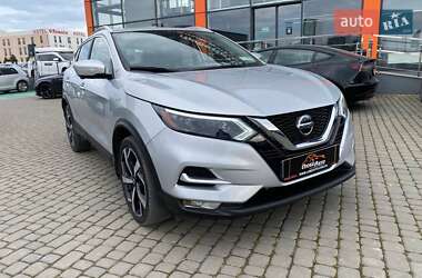Позашляховик / Кросовер Nissan Rogue Sport 2021 в Львові