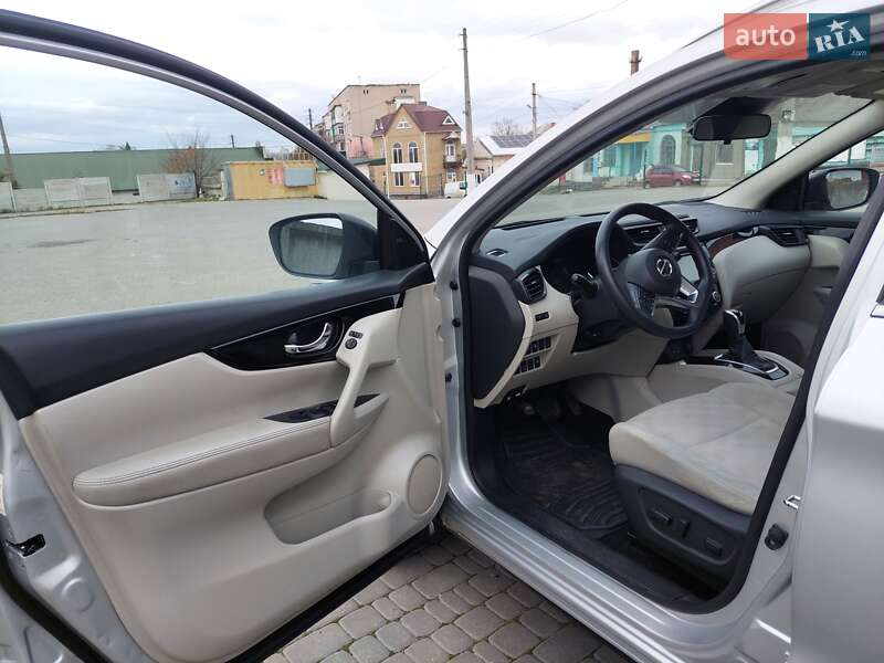 Позашляховик / Кросовер Nissan Rogue Sport 2019 в Первомайську