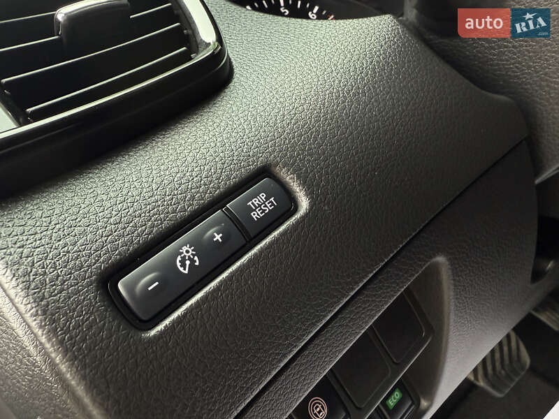 Внедорожник / Кроссовер Nissan Rogue Sport 2022 в Дрогобыче