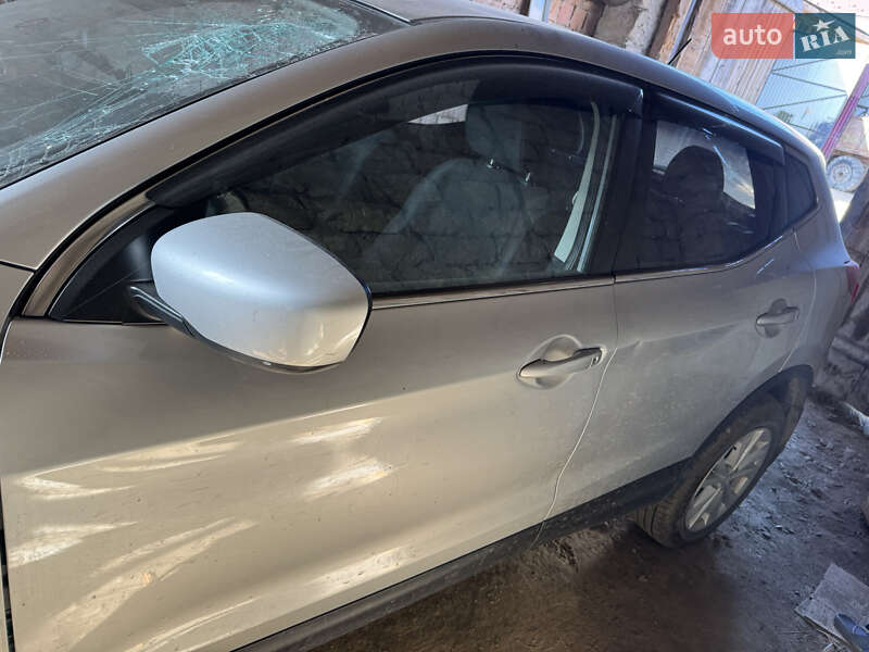 Внедорожник / Кроссовер Nissan Rogue Sport 2017 в Вижнице