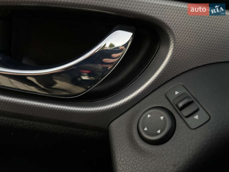 Внедорожник / Кроссовер Nissan Rogue Sport 2020 в Львове