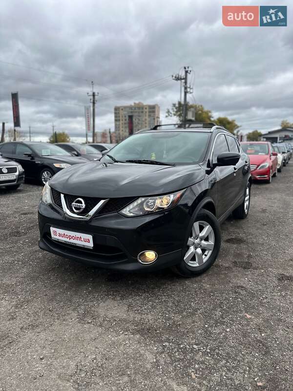 Позашляховик / Кросовер Nissan Rogue Sport 2017 в Білогородці