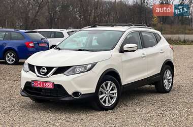 Внедорожник / Кроссовер Nissan Rogue Sport 2017 в Стрые