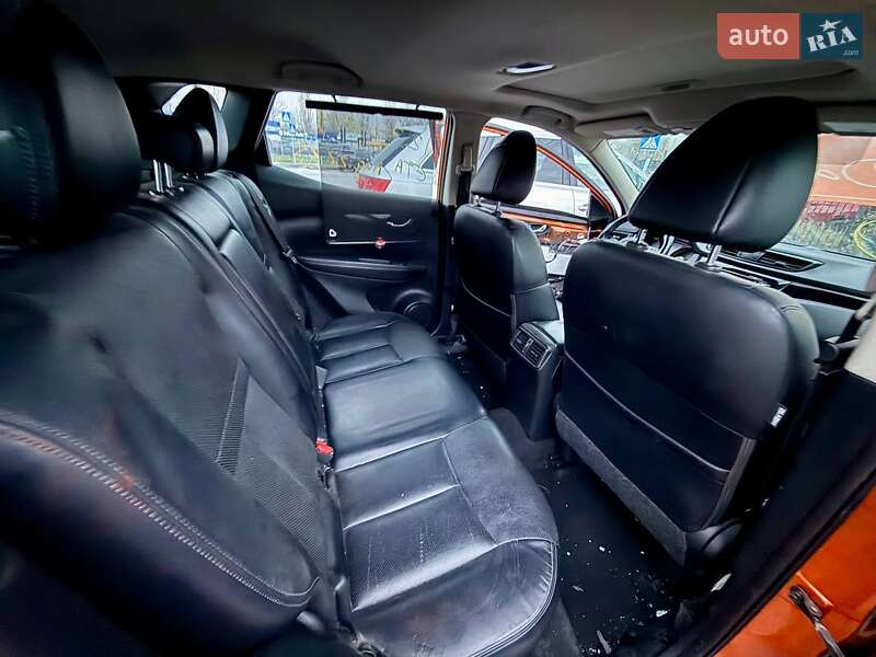 Внедорожник / Кроссовер Nissan Rogue Sport 2017 в Киеве фото 27 Внедорожник / Кроссовер Nissan Rogue Sport 2017 в Киеве