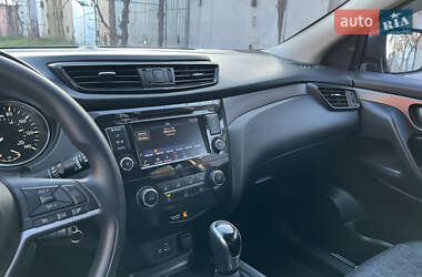 Позашляховик / Кросовер Nissan Rogue Sport 2019 в Южному