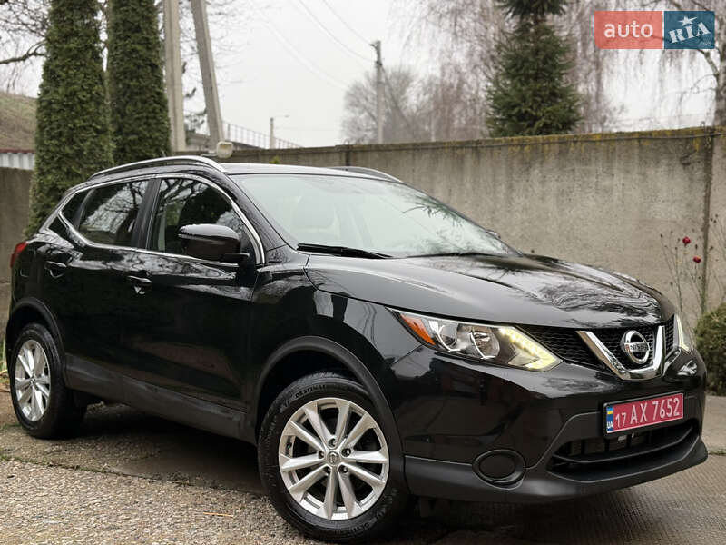 Внедорожник / Кроссовер Nissan Rogue Sport 2018 в Лубнах