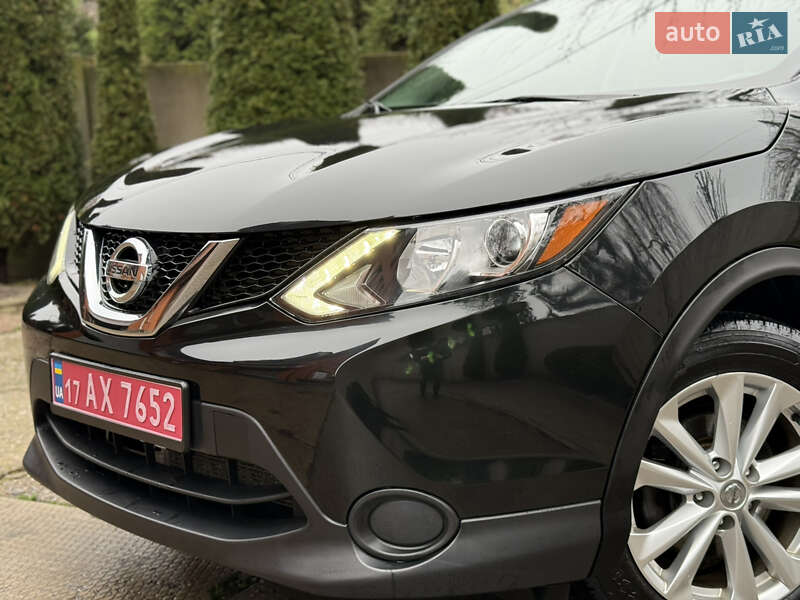 Внедорожник / Кроссовер Nissan Rogue Sport 2018 в Лубнах