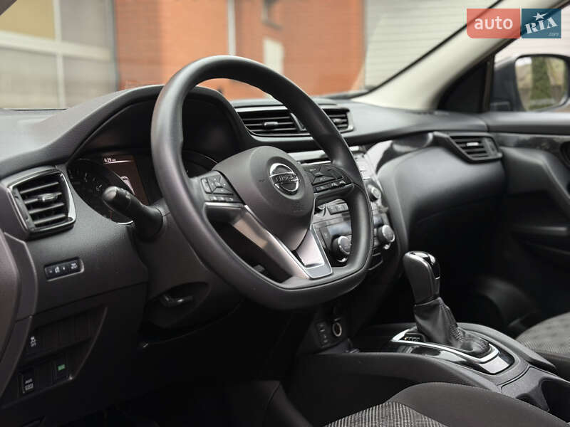 Внедорожник / Кроссовер Nissan Rogue Sport 2018 в Лубнах