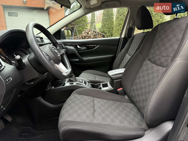 Внедорожник / Кроссовер Nissan Rogue Sport 2018 в Лубнах