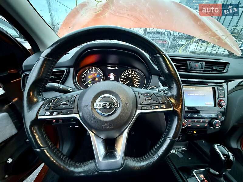 Внедорожник / Кроссовер Nissan Rogue Sport 2017 в Киеве