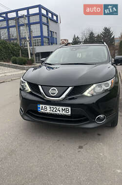 Внедорожник / Кроссовер Nissan Rogue Sport 2017 в Виннице