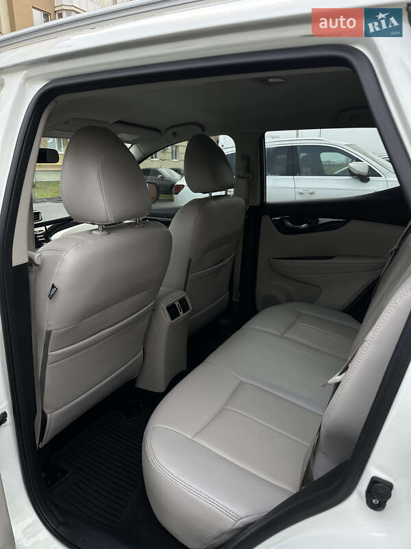 Внедорожник / Кроссовер Nissan Rogue Sport 2018 в Виннице