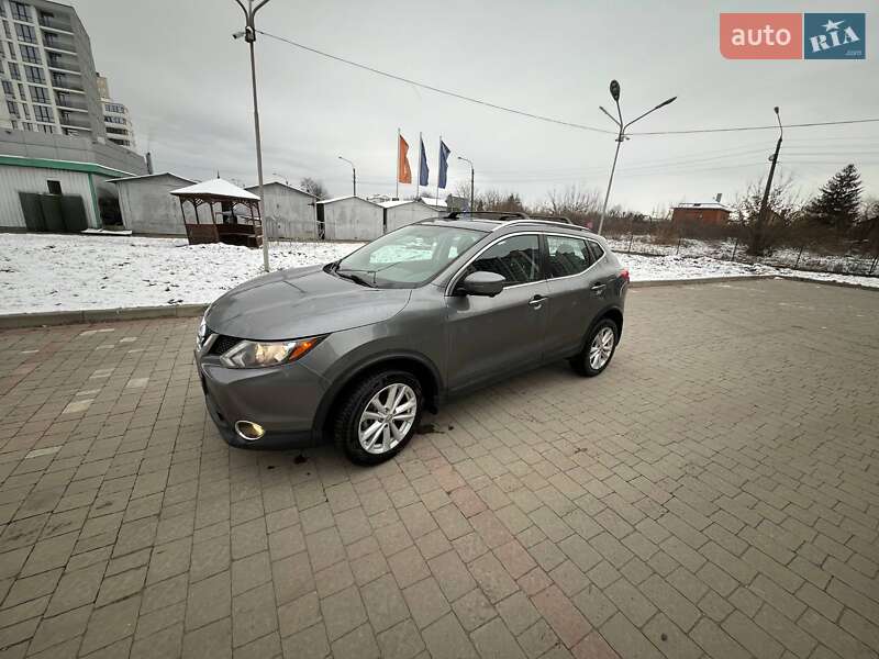 Позашляховик / Кросовер Nissan Rogue Sport 2017 в Івано-Франківську