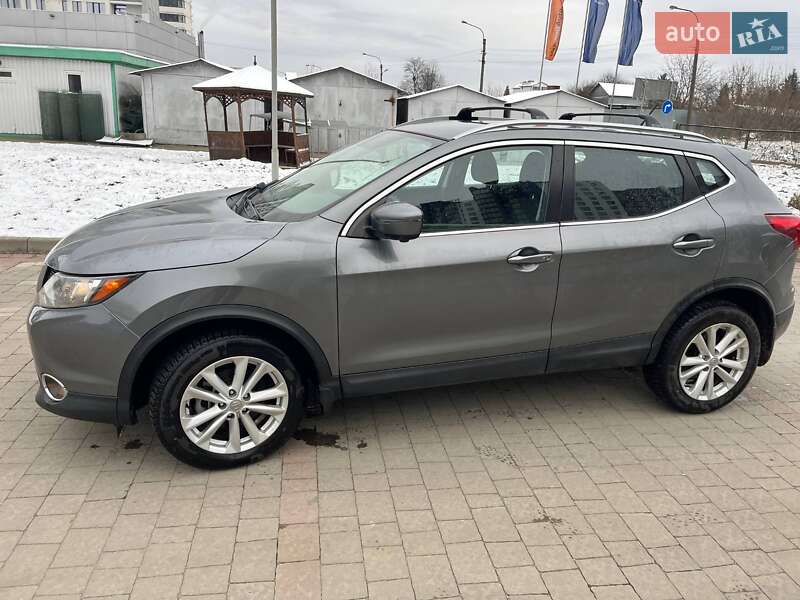 Позашляховик / Кросовер Nissan Rogue Sport 2017 в Івано-Франківську