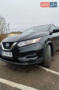 Внедорожник / Кроссовер Nissan Rogue Sport 2020 в Волочиске
