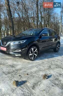 Позашляховик / Кросовер Nissan Rogue Sport 2019 в Чернівцях