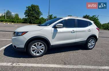 Позашляховик / Кросовер Nissan Rogue Sport 2019 в Чернівцях