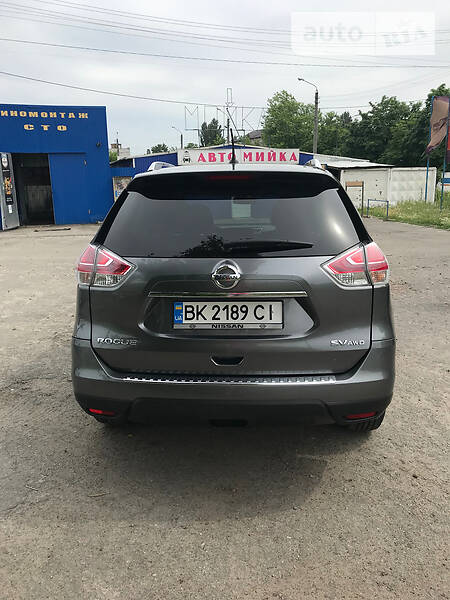 Позашляховик / Кросовер Nissan Rogue 2015 в Києві