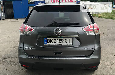 Позашляховик / Кросовер Nissan Rogue 2015 в 