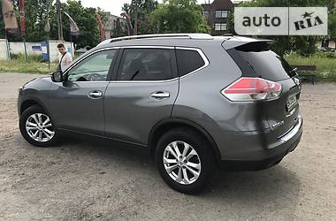 Позашляховик / Кросовер Nissan Rogue 2015 в 