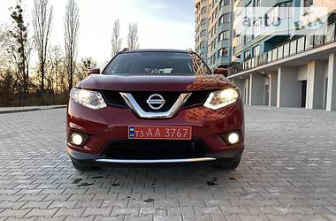 Внедорожник / Кроссовер Nissan Rogue 2016 в Луцке