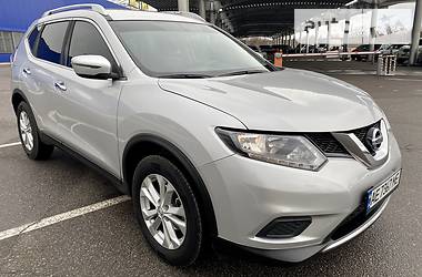 Позашляховик / Кросовер Nissan Rogue 2016 в 
