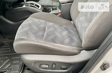 Позашляховик / Кросовер Nissan Rogue 2016 в 