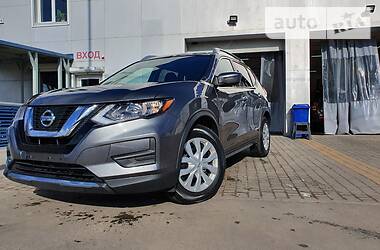 Позашляховик / Кросовер Nissan Rogue 2017 в 