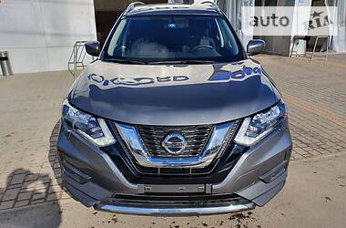 Позашляховик / Кросовер Nissan Rogue 2017 в 
