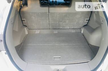 Позашляховик / Кросовер Nissan Rogue 2010 в 