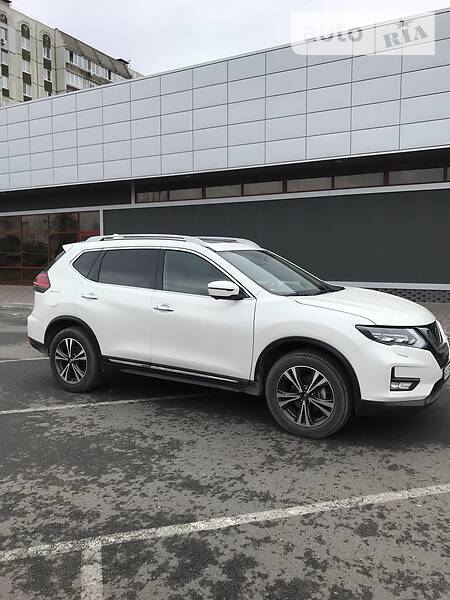 Внедорожник / Кроссовер Nissan Rogue 2016 в Киеве