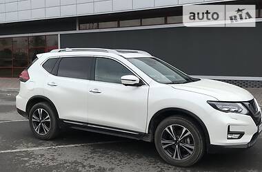Позашляховик / Кросовер Nissan Rogue 2016 в 