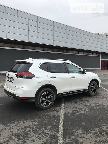 Внедорожник / Кроссовер Nissan Rogue 2016 в Киеве