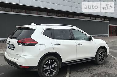 Позашляховик / Кросовер Nissan Rogue 2016 в 